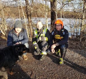 Hund in Eis eingebrochen